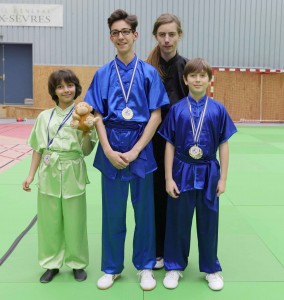 Maïa (en vert) et Dimitri (à droite),qualifiés pour la coupe de France traditionnelle